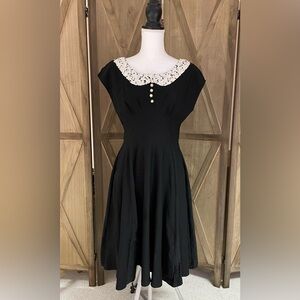 Women’s L ModCloth lace collar swing Dress pearl button Peter Pan rockabilly